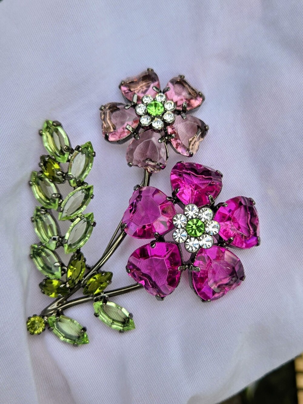 Avon Huge  Vintage  Pink and Purple Green Crystal Brooche - Picture 3 of 16